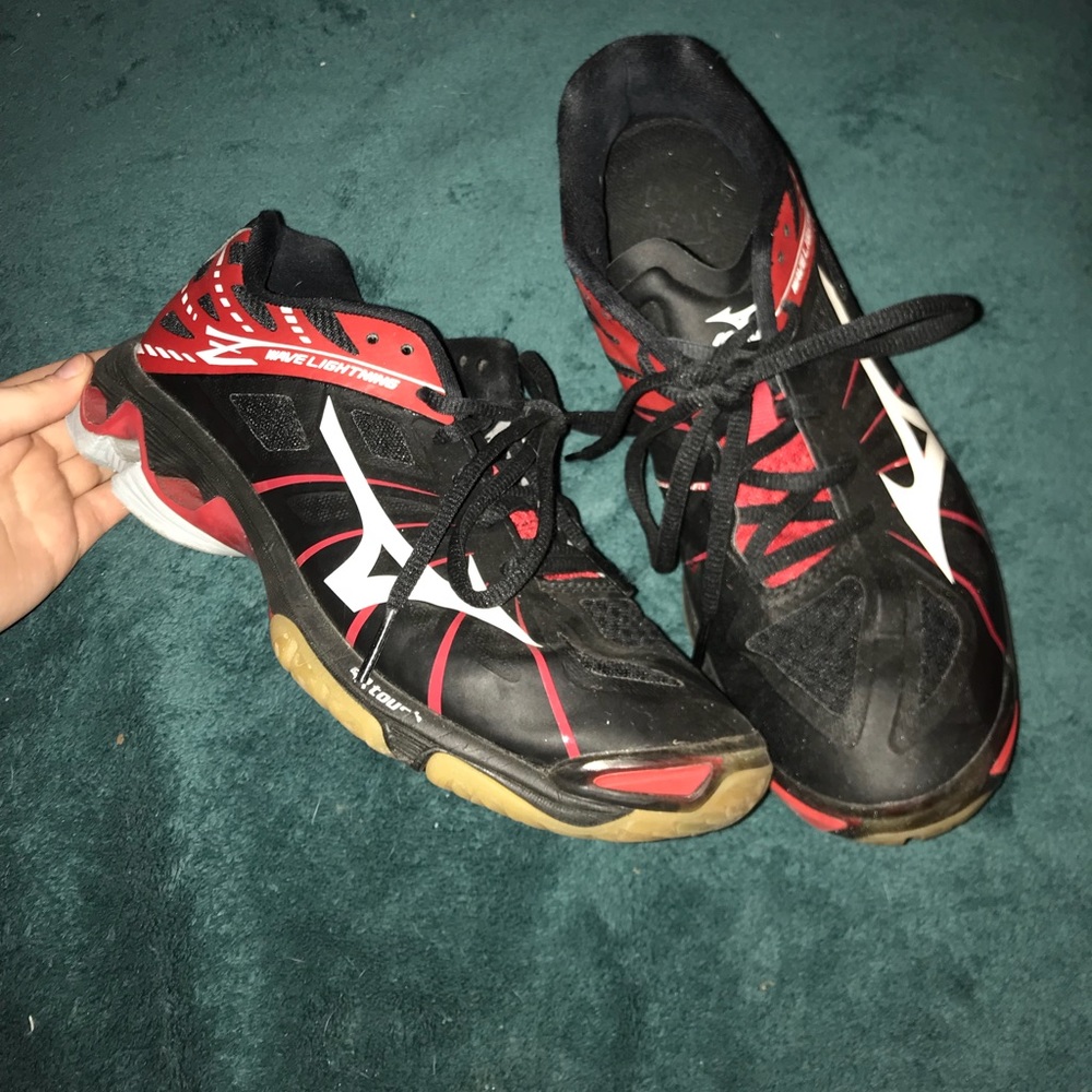 Mizuno athletic shoes